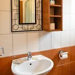 And Mara I Pavo Guest house