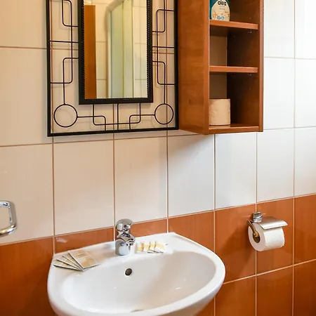 And Mara I Pavo Guest house
