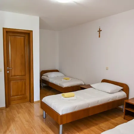 And Mara I Pavo Guest house *
