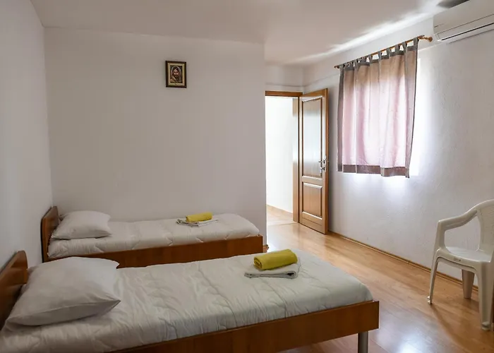 Vendégház And Mara I Pavo 3*